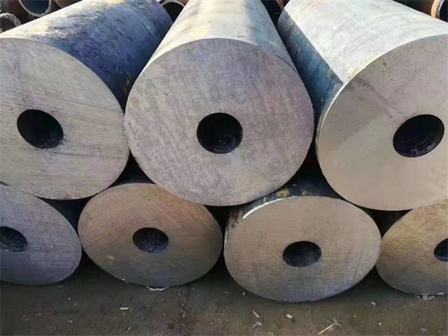 石河子厚壁热轧无缝钢管